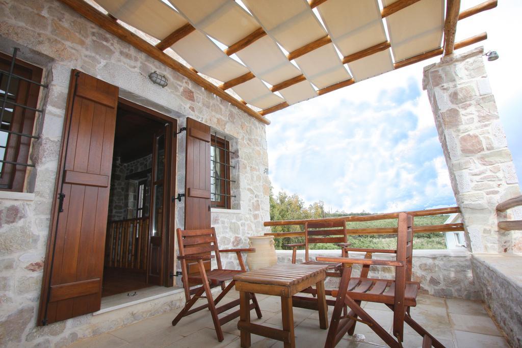 Lithos Traditional Guest Houses เซรอกัมโบส ห้อง รูปภาพ